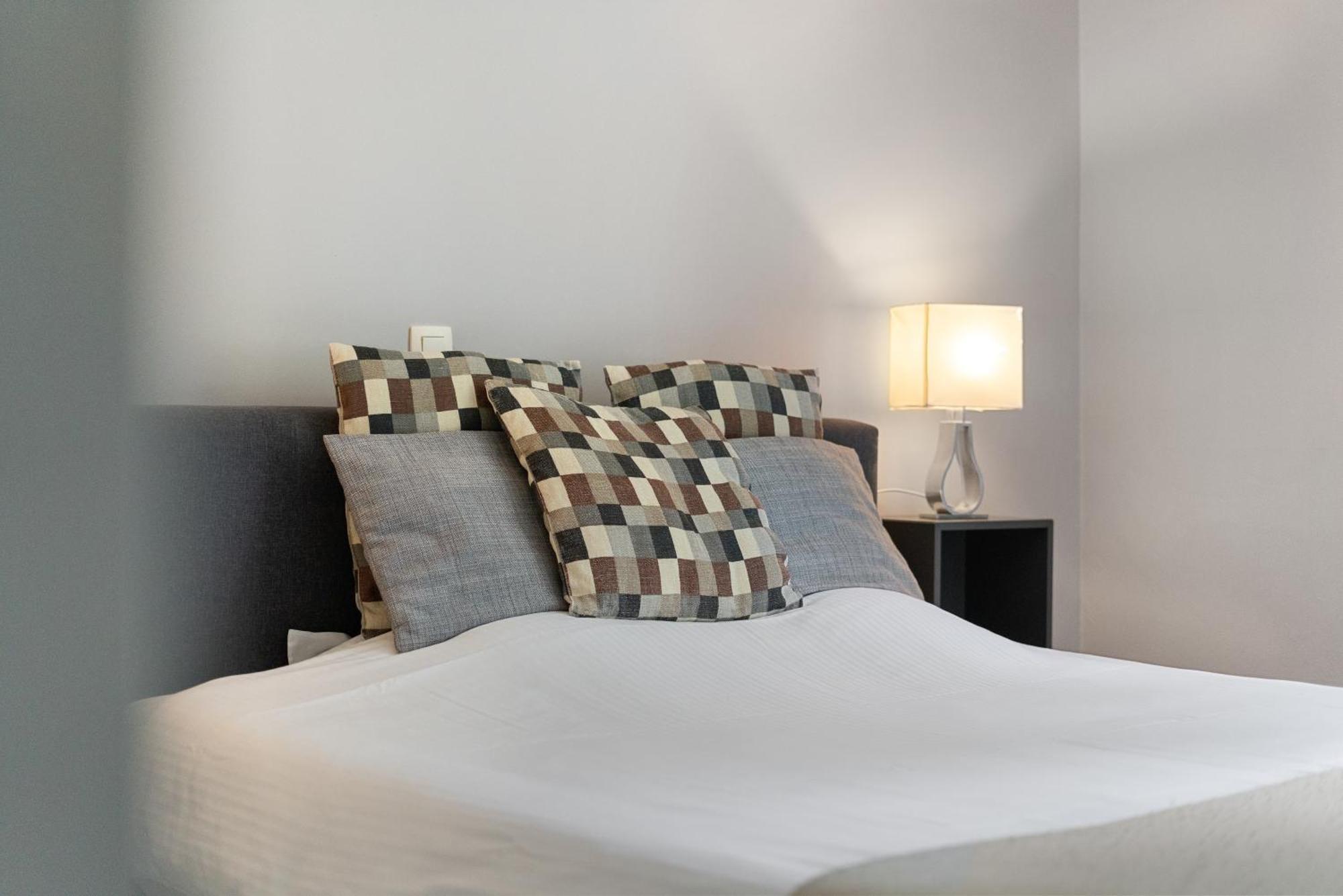 Spacious Guest Suites Near Historic Market - 5 Min Walk Брюгге Экстерьер фото